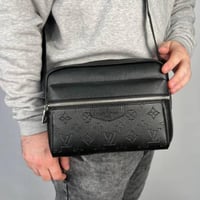 شنطة كتف لويس فيتون