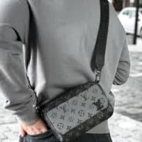 شنطة كتف من لويس فيتون