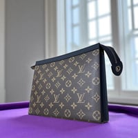 باوتشات لويس فيتون