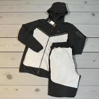 نايك سوبر تك فليس طقم كامل بسحاب