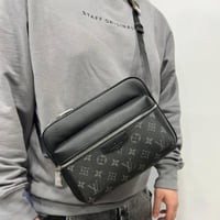 شنطة كتف لويس فيتون