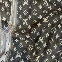 شال لويس فيتون