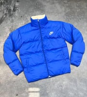 جاكيت دبل فيس من نايك أزرق