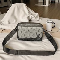 شنطة كتف من لويس فيتون