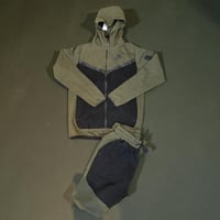 نايك سوبر تك فليس طقم كامل بسحاب