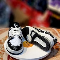 شوز لوي فيتون اطفال