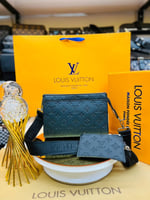 شنطة كتف ومحفظة صغيرة من لويس فيتون