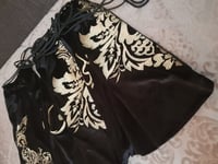 اكياس عبايات قطيفه مطرزة بالاسم