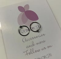 زمام أنف أسود فضي بدون تخريم