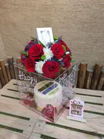 بوكس اكريلك بالورد و كيكه وسلسلة