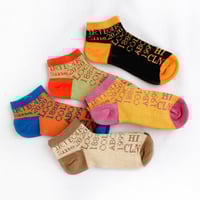 5 جوارب نسائية كتابات ألوان