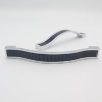 مسكة صينية مرصعة بالأسود