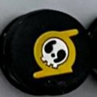 أسود وذهبي مطفي