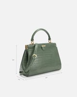 شنطة نسائية بحجم لكل يوم بلون أخضر