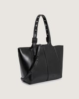 شنطة نسائية كلاسيك بلون أسود