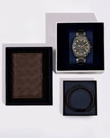 طقم رجالي أنيق باللون البني