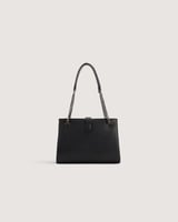 ‎ شنطة بلون أسود بحجم كبير لكل الأوقات