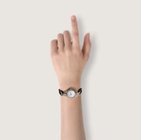 بوكس ساعة قصة النسائية بلون فضي