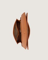 شنطة نسائية أنيقة بلون بني