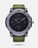 ساعة رجالية من الربل بلون أخضر.