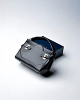 ‎ شنطة نسائية بمقاس لكل يوم بلون أسود