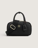 شنطة نسائية بحجم صغير بلون أسود