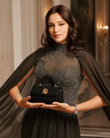 شنطة نسائية بلون أسود بحجم متوسط لكل الأوقات