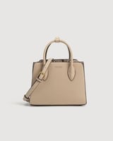 شنطة نسائية كلاسيك بلون بيج