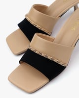 حذاء نسائي بكعب باللون البني