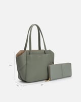 شنطة نسائية بمقاس واسع بلون أخضر