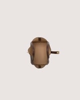 شنطة نسائية بحجم متوسط بلون بني