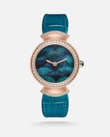 ساعة نسائية بسير من الجلد بلون أزرق