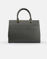 شنطة نسائية بحجم متوسط من الجلد بلون رمادي