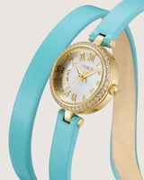 ساعة نسائية من الجلد بلون أزرق فاتح