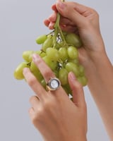 ساعة الخاتم النسائية بتصميم ملفت بلون ذهبي