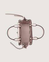 شنطة نسائية كلاسيك بلون وردي