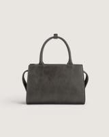 شنطة نسائية من الجلد باللون الرمادي