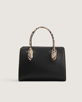 شنطة نسائية بمقاس متوسط باللون الأسود