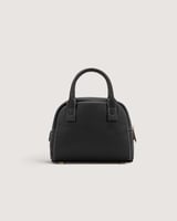 شنطة نسائية بتصميم مميز بلون أسود