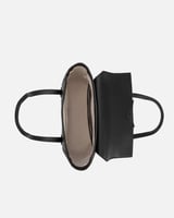 شنطة نسائية مميزة من الجلد بلون أسود