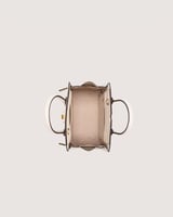 شنطة بلون بيج بحجم كبير لكل الأوقات