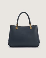 شنطة نسائية بتصميم عملي بلون أزرق