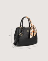 شنطة نسائية بتصميم أنيق بلون أسود