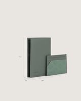 محفظة من الجلد الفاخر باللون الأخضر