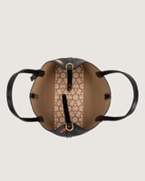 شنطة نسائية بتصميم كلاسيك بلون أسود