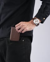 هدية رجالية من ساعة ومحفظة بلون بني