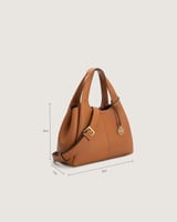 شنطة مميزة بمقاس متوسط بلون بني