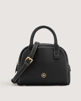 شنطة نسائية بتصميم مميز بلون أسود