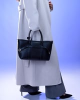 شنطة أرجوان النسائية عملية باللون الأسود