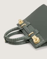 شنطة شمس النسائية جلد بلون أخضر